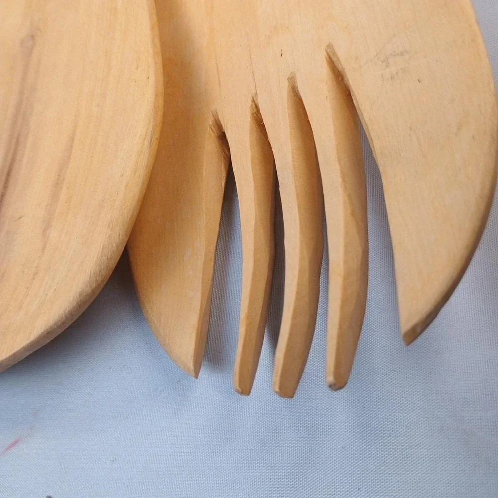 Hand Carved Hand Painted Giraffe Wooden Fork And Spoon Set Wall Decor